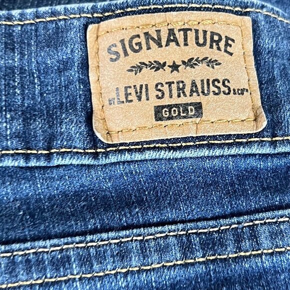 Signature Levi Strauss Cropped Jeans Womens Size 20 Mid Rise Capri - Picture 6 of 10